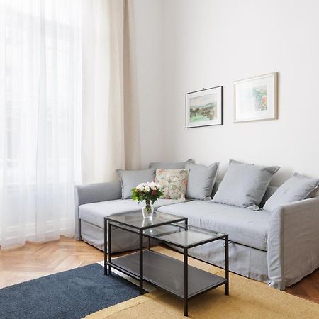 Cozy In The Heart Of Zagreb - H Apartment ภายนอก รูปภาพ